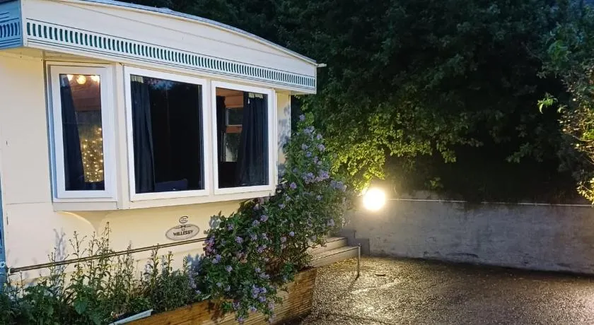 Midden Manor: Farm stay in rural County Antrim. - Image 1