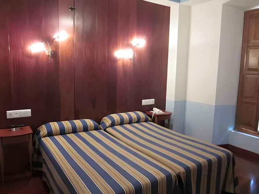 Hotel Castillo de Gauzón - Image 1