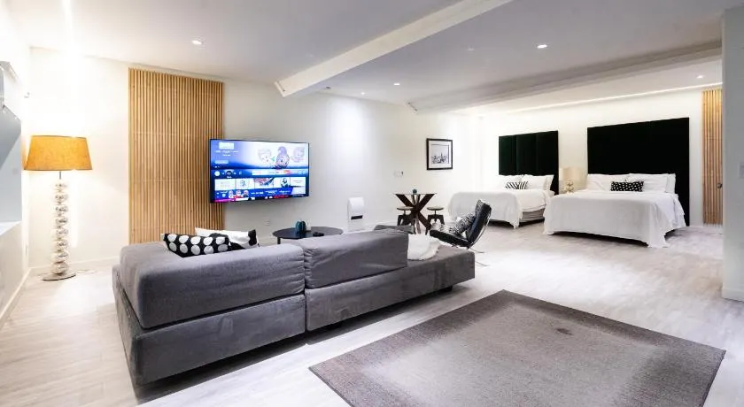Modern Loft with Park Like Setting View - Image 1