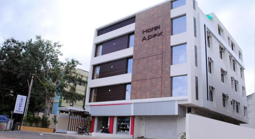 Hotel New Apex locals and UMC not allowed - Image 1