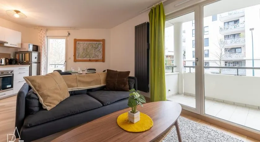 L'Esperluette - 44-square-meter apartment with garage and balcony in the city center - Image 1