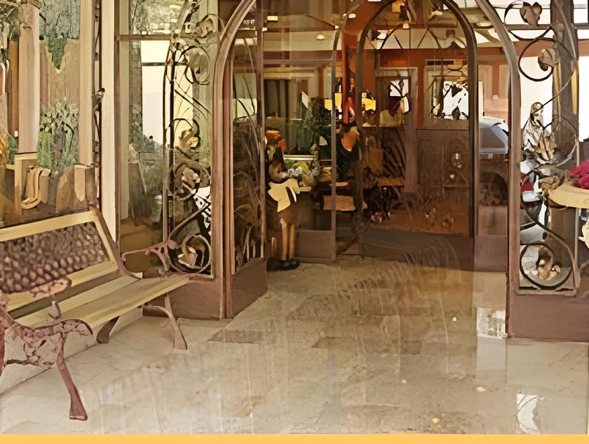 Hotel Le Fouquet's - Image 1