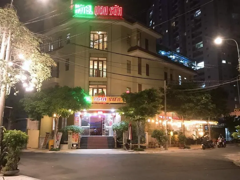 Hoa Sua Hotel - Image 1