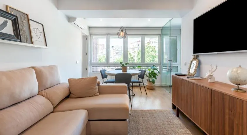1 bedroom 1 bathroom furnished Salamanca brigth MintyStay - Image 1