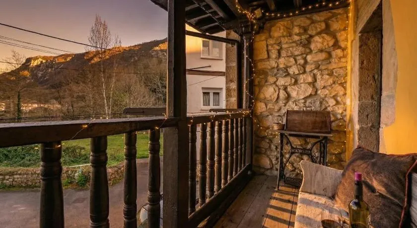 Casa Rural Moradiellos-Cabrales Axtur 4 personas con vistas - Image 1