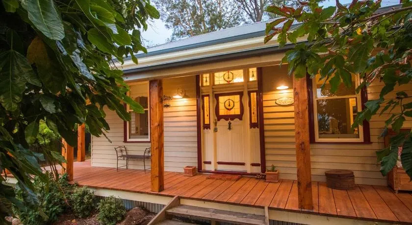 The Oaks Lilydale Accommodation - Image 1