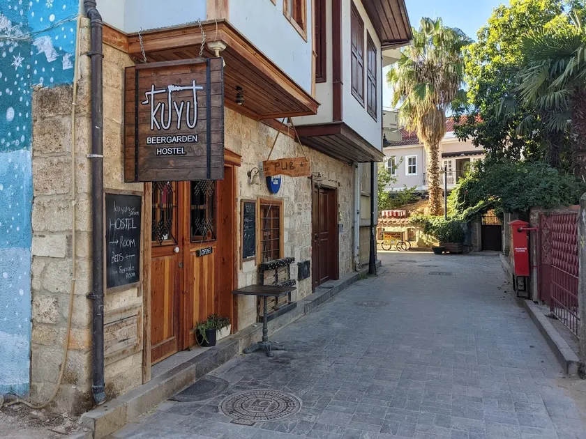 Kuyu Beergarden Hostel - Image 1