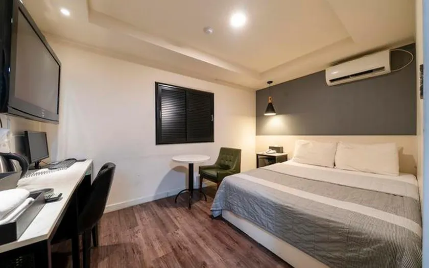 Guui Gold Motel - Image 1