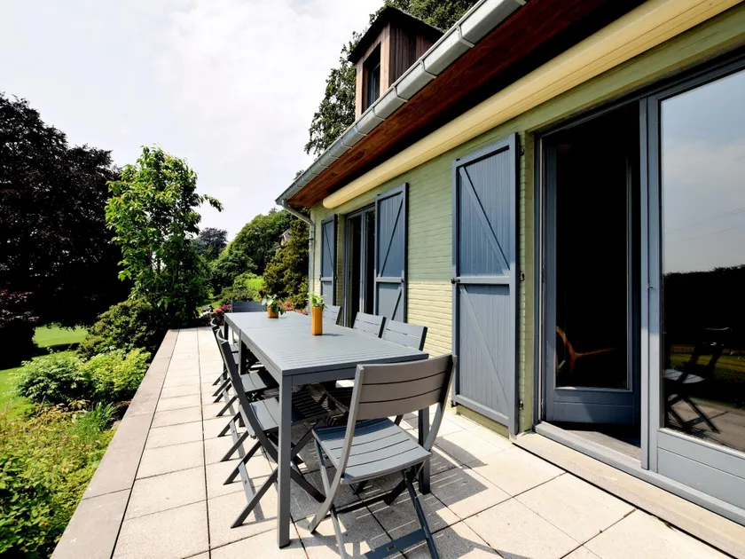 Modern Holiday Home in Flobecq with Garden - Image 1