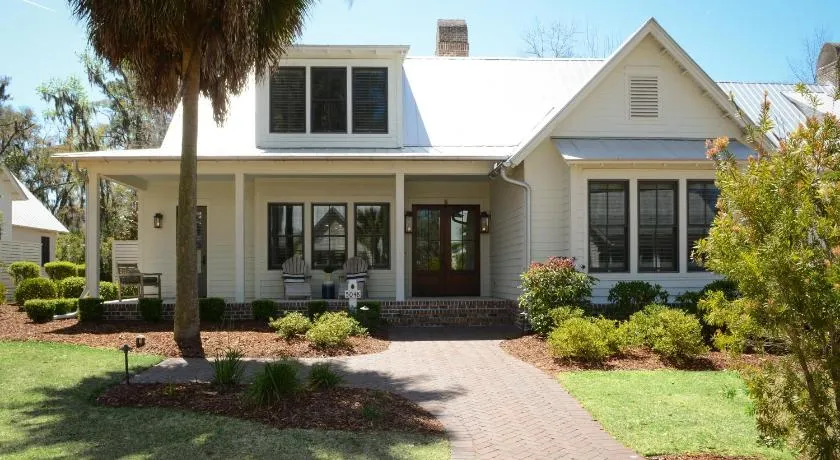 5 Bedroom Wilson Village Home 5048 - Image 1