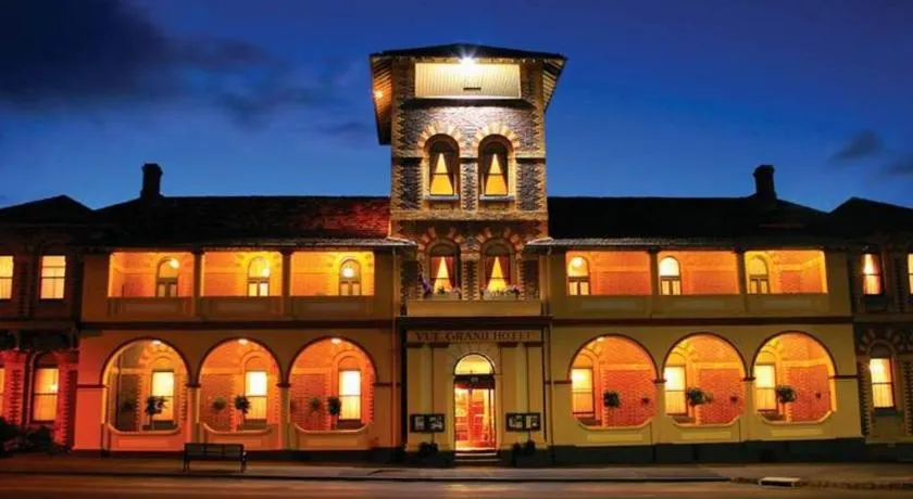 Vue Grand Hotel - Image 1