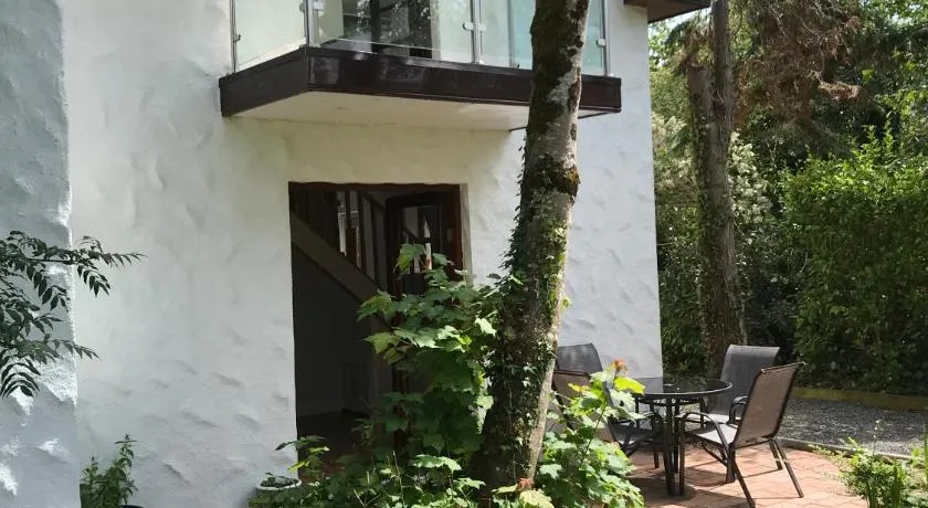 Aran House Lodge - Image 1
