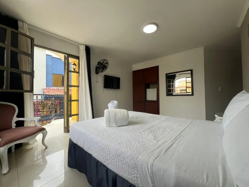 Hotel Suite Santa Rosa - Image 1