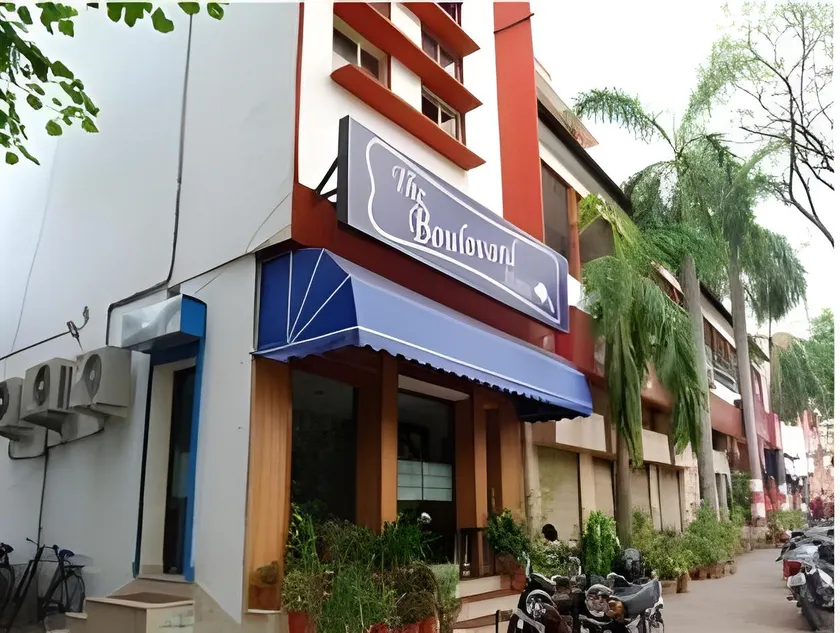 The Boulevard Hotel - Image 1