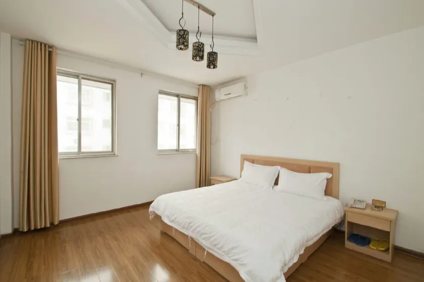 Yangguang Express Hotel - Image 1