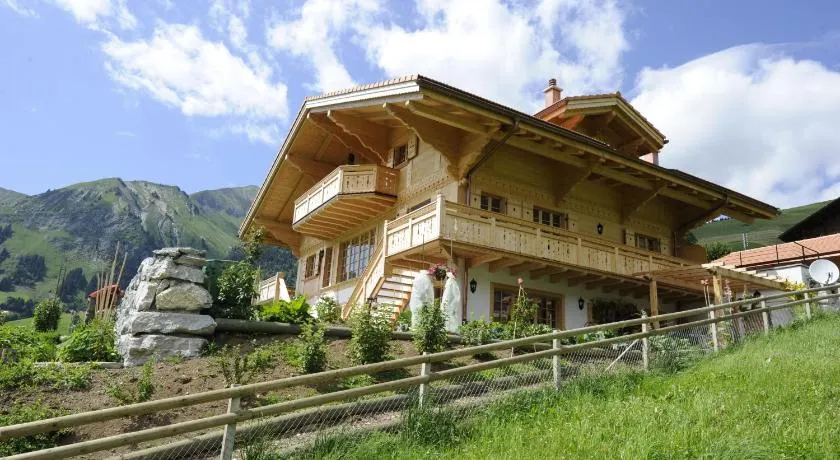 Chalet Du Mont - Image 1