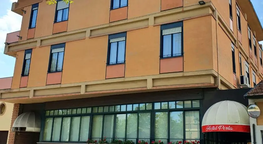 HOTEL PERLA - Image 1