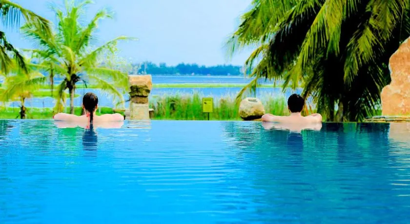 Tara Watergate - Image 1
