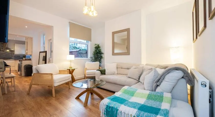 Goulder House- Close To Etihad & M60 - Image 1