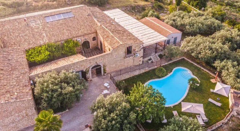 Masseria Fortificata Lo Zafferaneto - Image 1