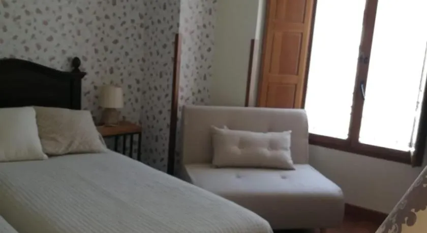 Hostal El Resbalon - Image 1