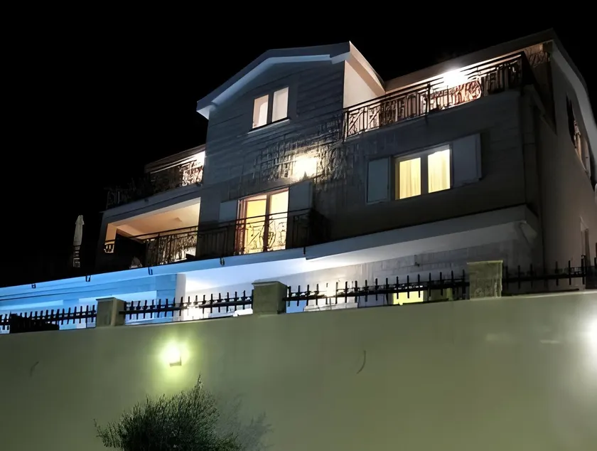 Villa Mare Apartments - Image 1