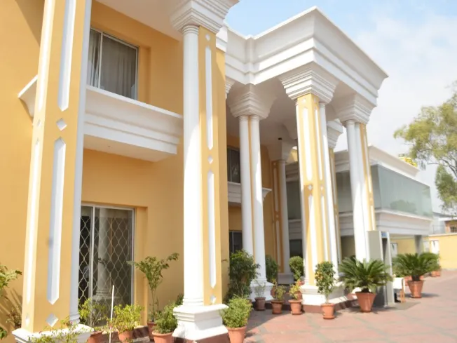 Hotel Royal One - Image 1