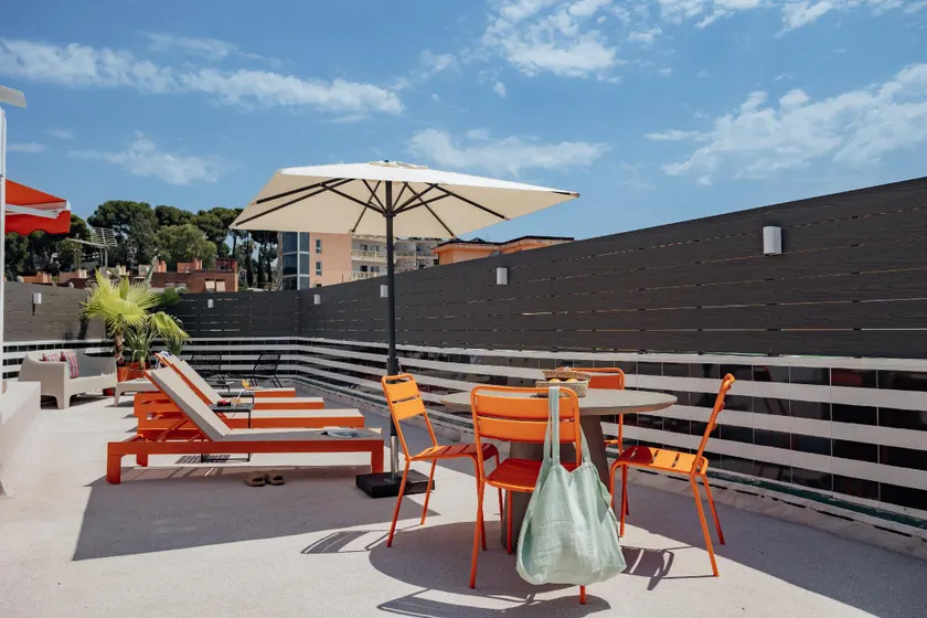 Hotel Robson - Smart Hotel - Image 1
