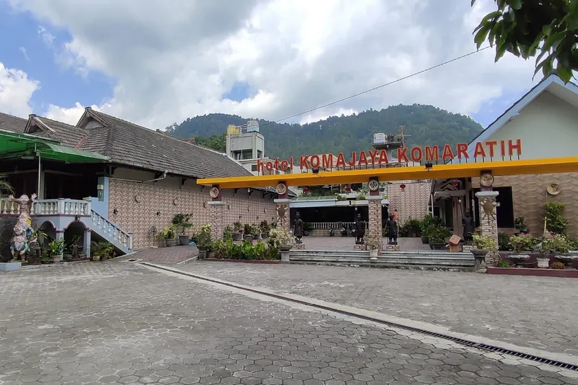 Komajaya Komaratih Hotel - Image 1