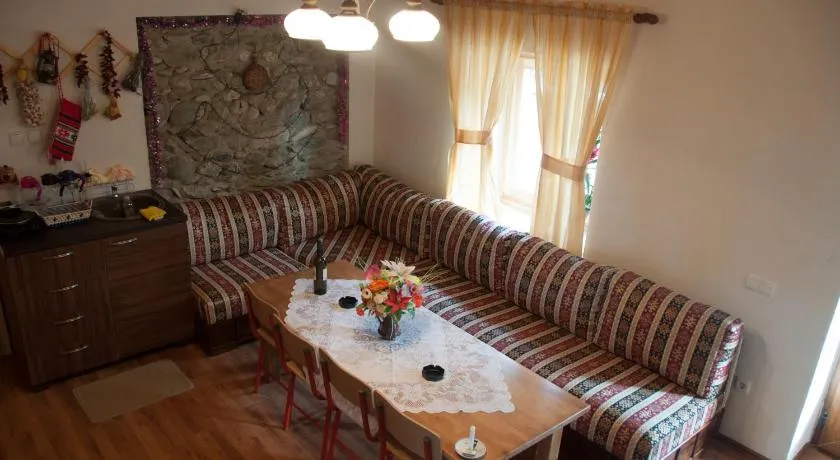 Aste Guesthouse - Image 1