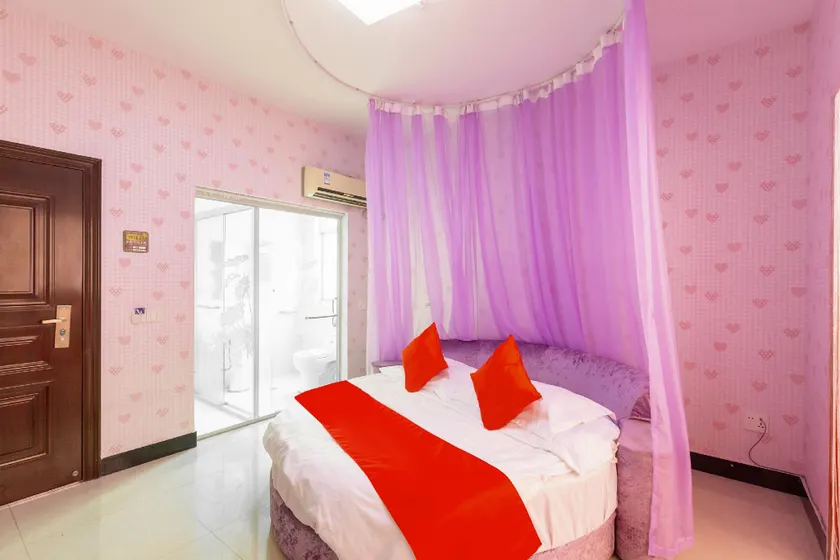 Fuluting Business Hotel - Image 1