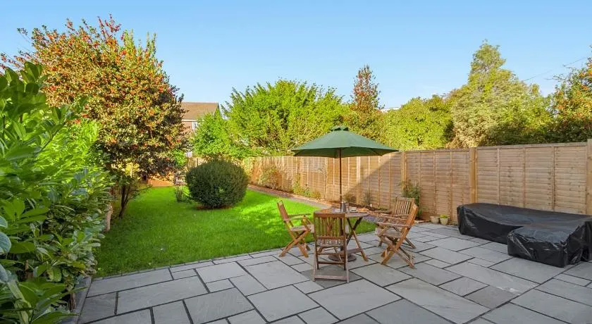 Exeter Heights - Short Stays UK Ltd - Image 1
