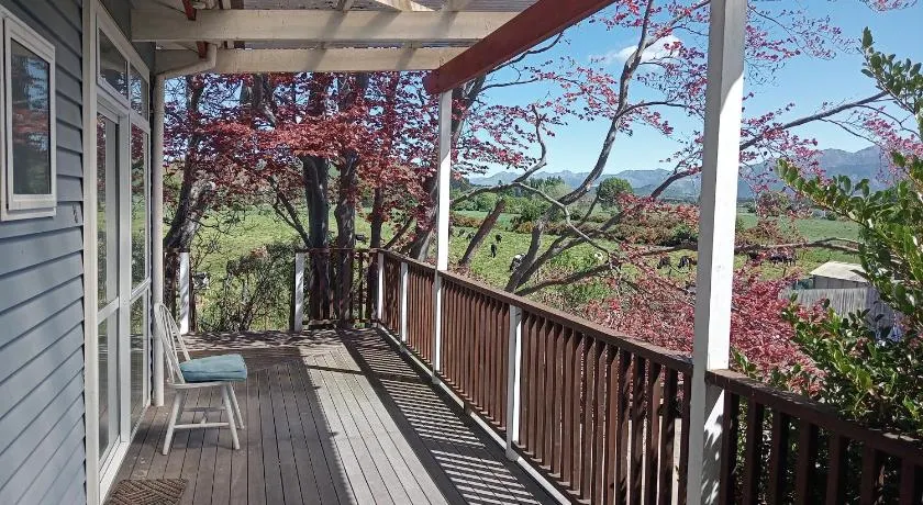 The Lazy Shag Lodge - Image 1