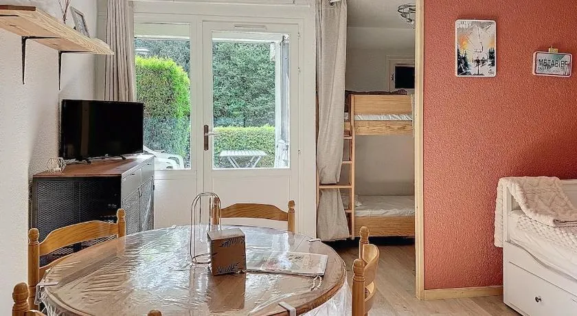 Studio tout confort avec terrasse - Image 1