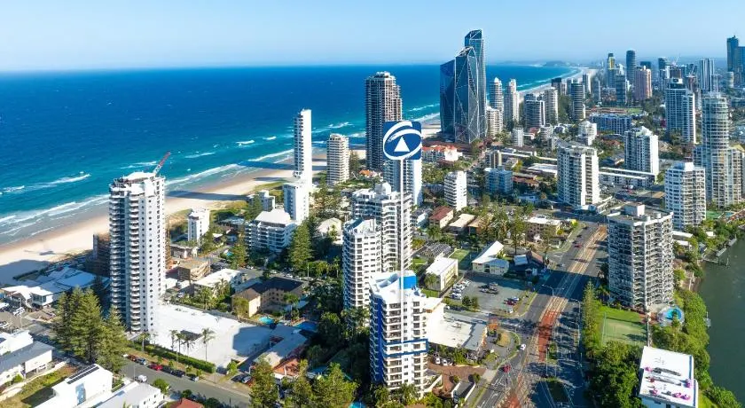 Surfers Paradise Entire Apartment - Image 1