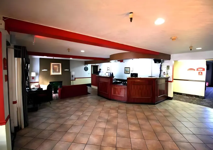 Norwood Inn Minneapolis Roseville - Image 1