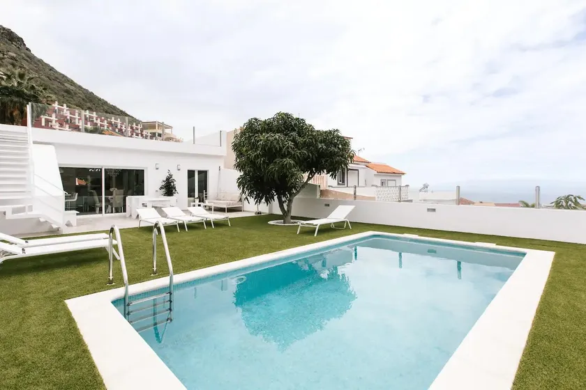 Villa "The White Pearl":  Exclusive Villa - Image 1