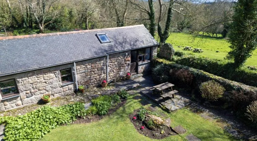 Cosy cottage in the beautiful Lamorna Valley - walk to the pub & sea - Image 1