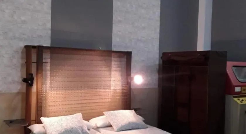 INDUSTRIAL LOFT - Image 1