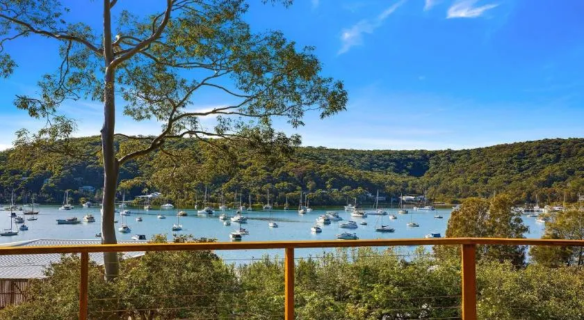'Hardys Bay Haven' by HolidayCo - Image 1