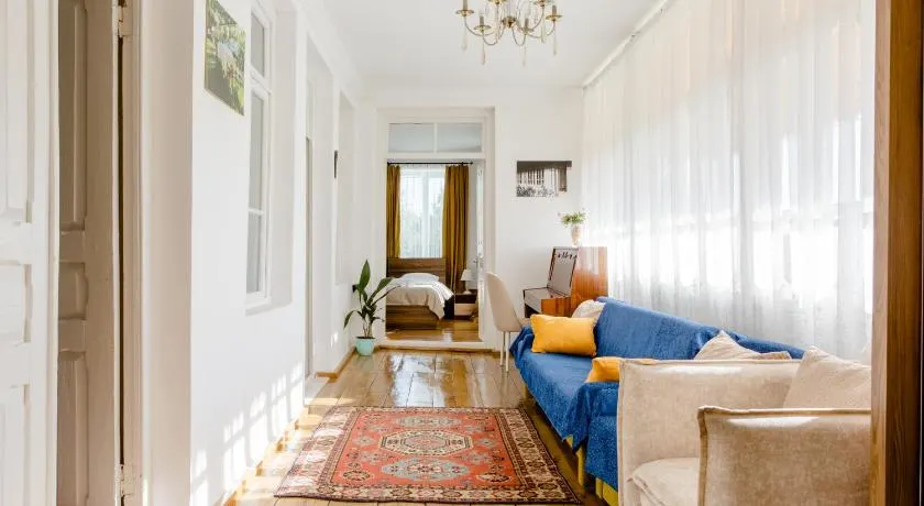 Nazy's Guest House - Image 1