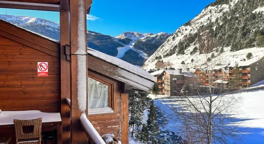 Exclusiva Cabaña en Incles - Vistas al Valle & Pistas de Ski Grandvalira - Free Parking - Image 1