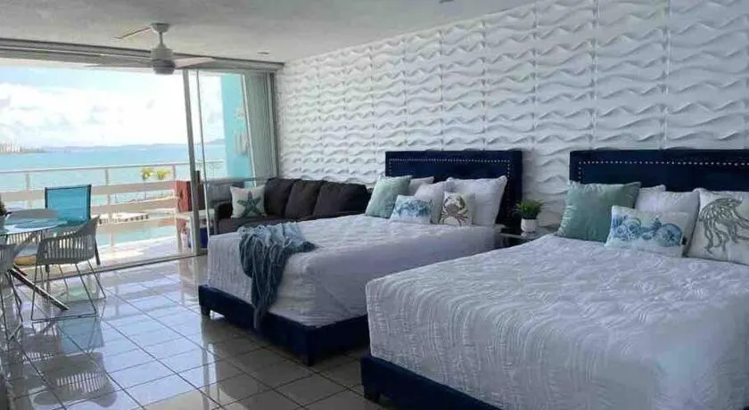 Hermoso Estudio frente al mar Ocean Blue Faith - Image 1