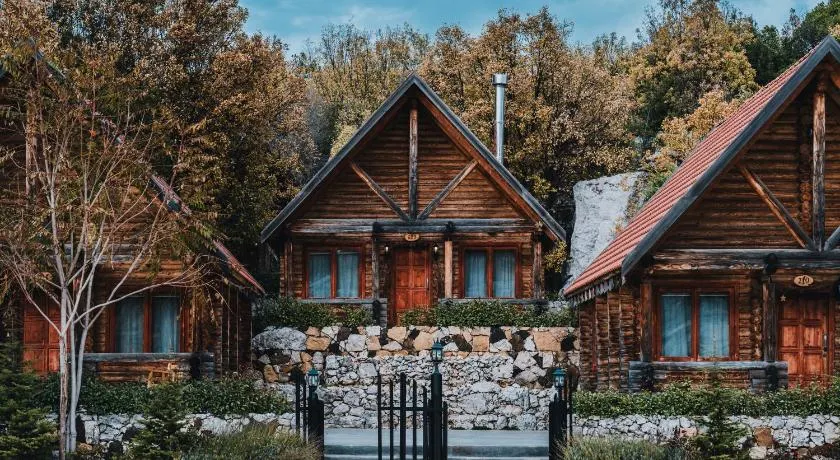 Wood Hills Hotel & Resort - Image 1