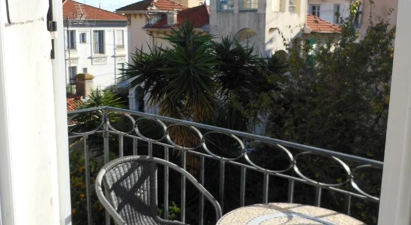 Hotel Villa Les Cygnes - Image 1
