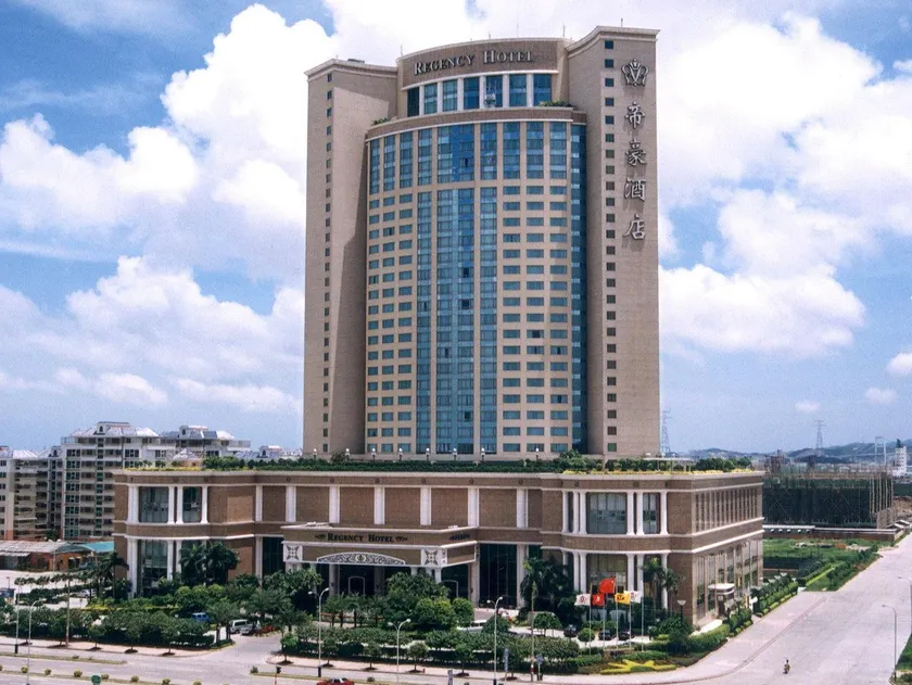 Regency Hotel - Image 1