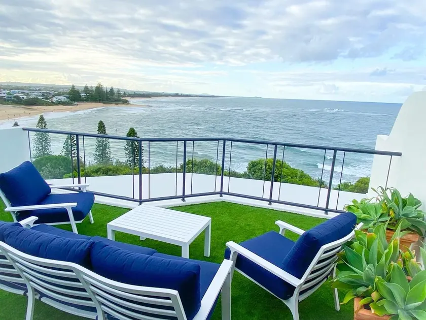 Ocean Front Views with Rooftop Terrace - Image 1