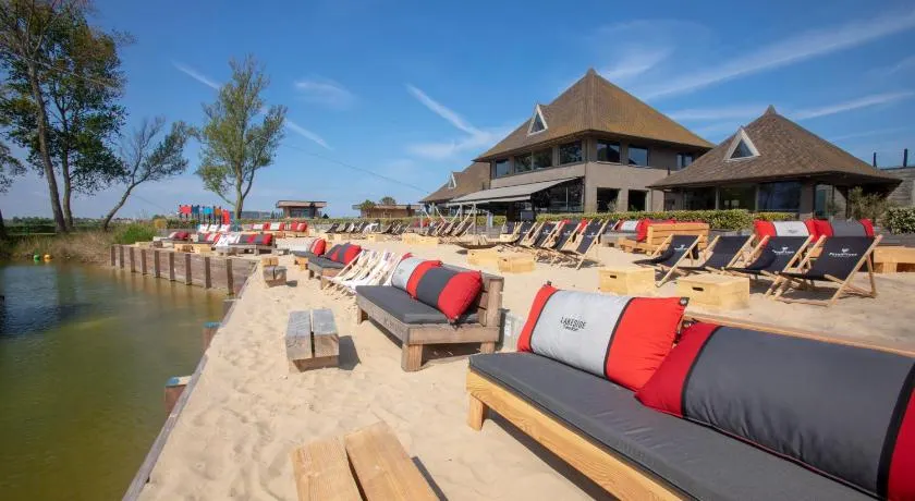 Lakeside Paradise Sport Hostel - Image 1