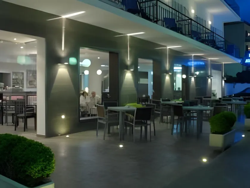 RVHotels Avenida - Image 1