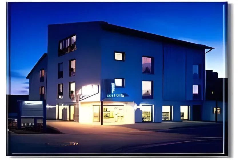 Hotel Come In - Image 1